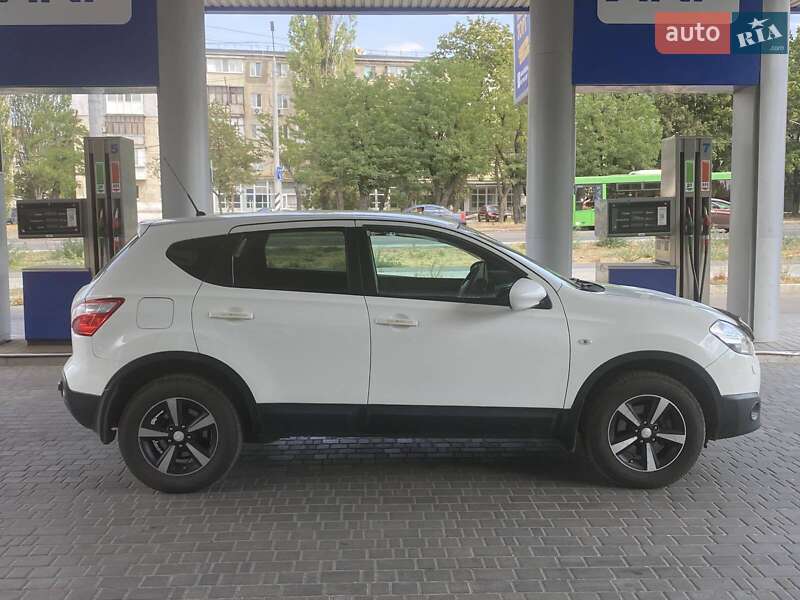 Позашляховик / Кросовер Nissan Qashqai 2011 в Миколаєві