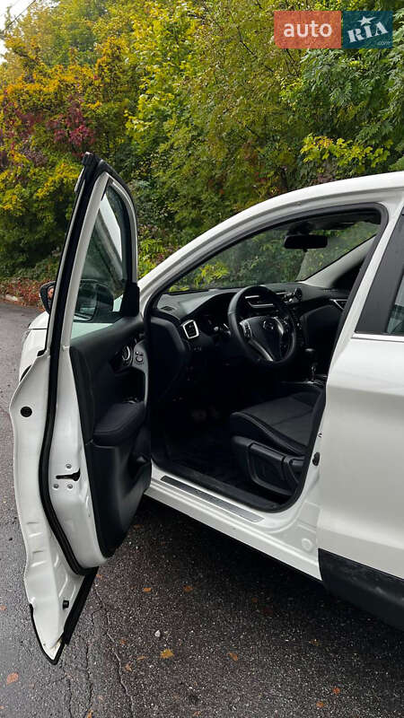 Внедорожник / Кроссовер Nissan Qashqai 2015 в Виннице фото 8 Внедорожник / Кроссовер Nissan Qashqai 2015 в Виннице