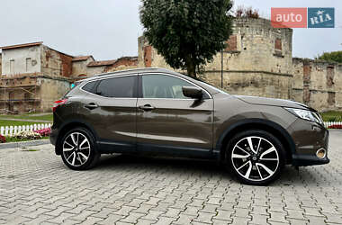 Внедорожник / Кроссовер Nissan Qashqai 2015 в 