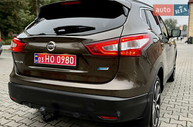 Внедорожник / Кроссовер Nissan Qashqai 2015 в 