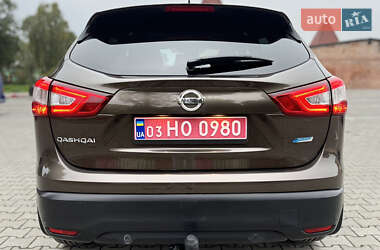 Внедорожник / Кроссовер Nissan Qashqai 2015 в 