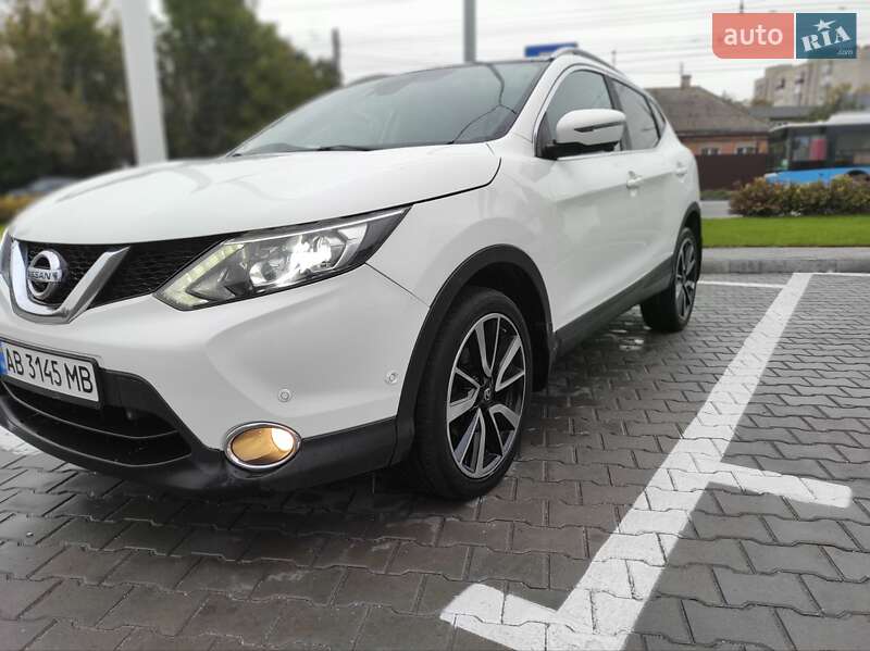 Позашляховик / Кросовер Nissan Qashqai 2015 в Вінниці