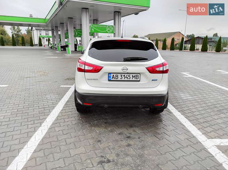 Позашляховик / Кросовер Nissan Qashqai 2015 в Вінниці