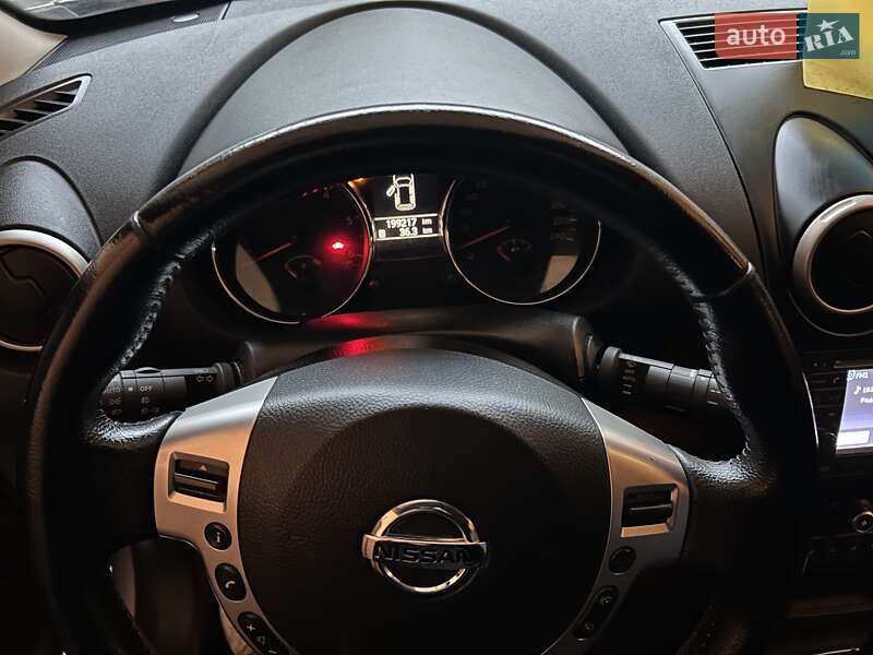 Внедорожник / Кроссовер Nissan Qashqai 2010 в Хмельницком