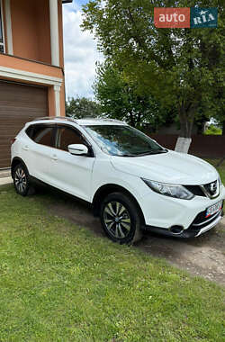 Позашляховик / Кросовер Nissan Qashqai 2016 в Горбовій