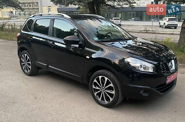 Позашляховик / Кросовер Nissan Qashqai 2012 в Луцьку