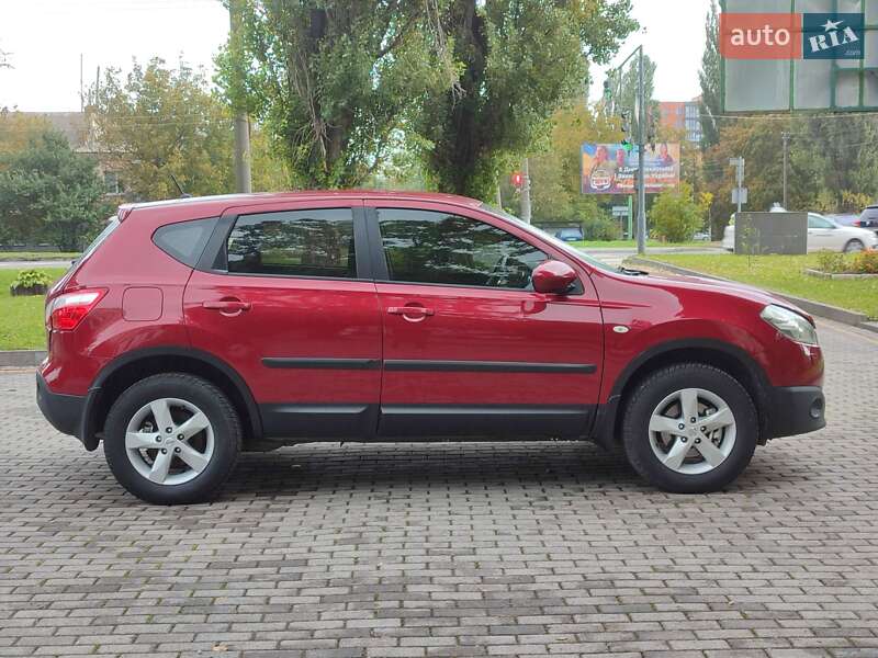 Внедорожник / Кроссовер Nissan Qashqai 2010 в Каменец-Подольском