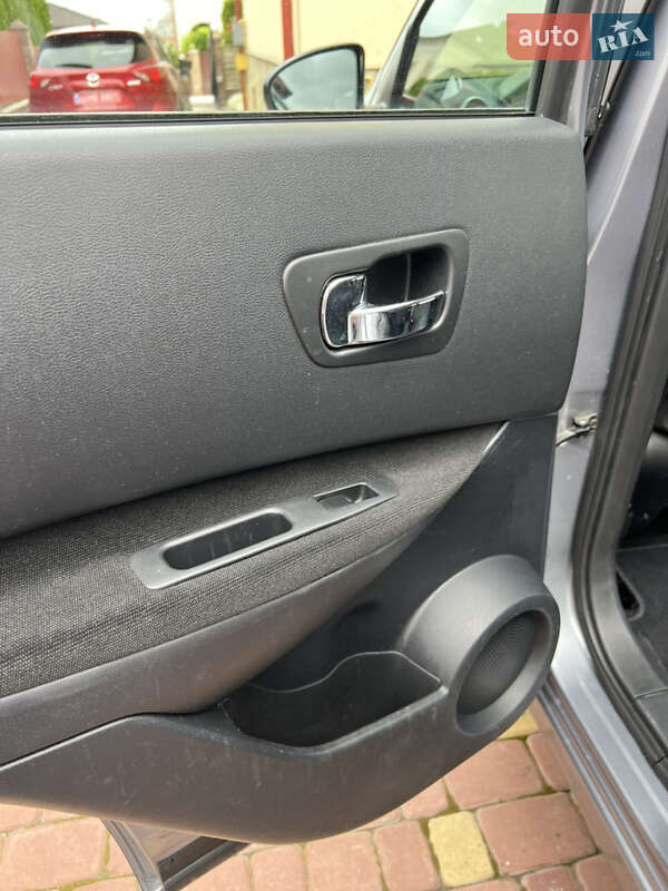 Внедорожник / Кроссовер Nissan Qashqai 2010 в Тернополе