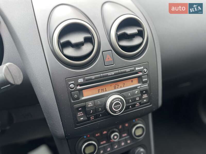 Внедорожник / Кроссовер Nissan Qashqai 2010 в Сумах