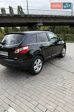 Внедорожник / Кроссовер Nissan Qashqai 2010 в 