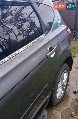 Позашляховик / Кросовер Nissan Qashqai 2012 в 