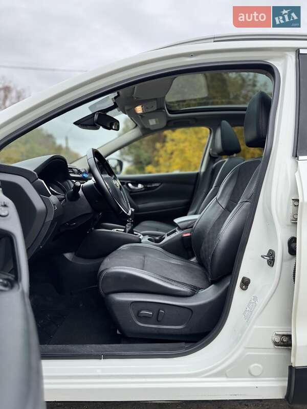 Позашляховик / Кросовер Nissan Qashqai 2017 в Сумах