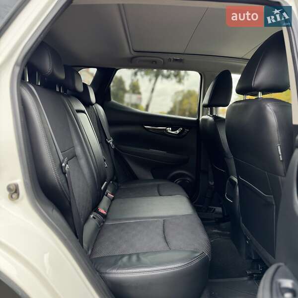 Позашляховик / Кросовер Nissan Qashqai 2017 в Сумах