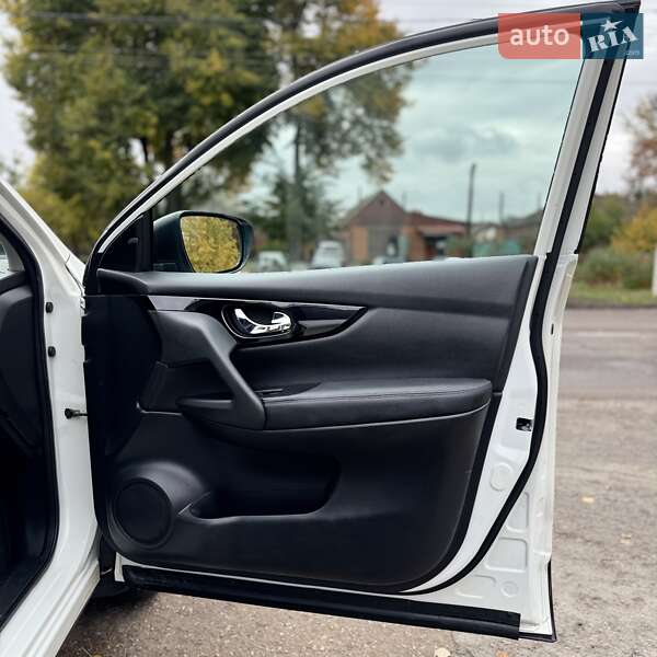 Позашляховик / Кросовер Nissan Qashqai 2017 в Сумах