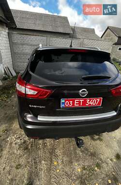 Внедорожник / Кроссовер Nissan Qashqai 2015 в 