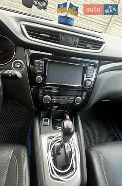 Внедорожник / Кроссовер Nissan Qashqai 2015 в 