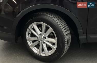 Внедорожник / Кроссовер Nissan Qashqai 2017 в 