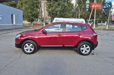 Внедорожник / Кроссовер Nissan Qashqai 2012 в 