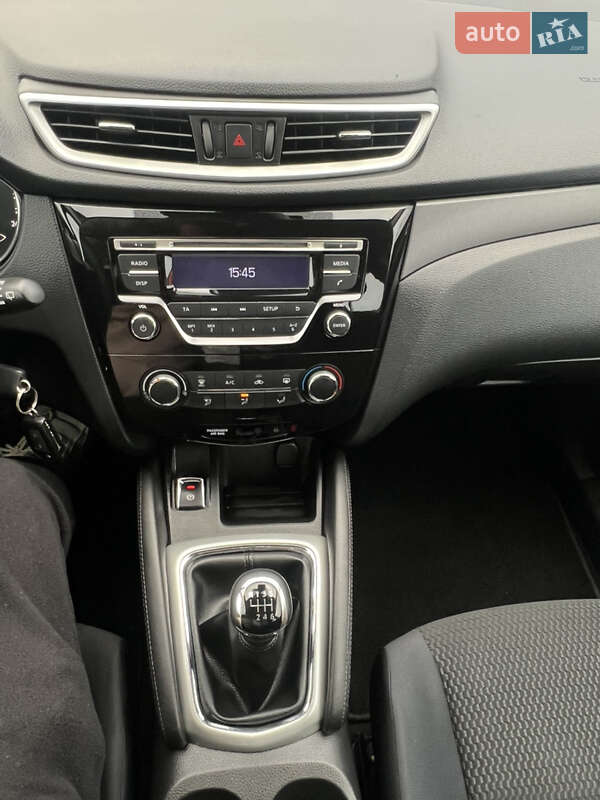 Внедорожник / Кроссовер Nissan Qashqai 2015 в Лопатине