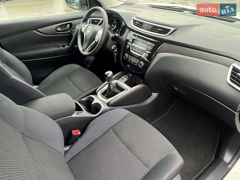 Внедорожник / Кроссовер Nissan Qashqai 2015 в Лопатине