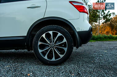 Внедорожник / Кроссовер Nissan Qashqai 2012 в 