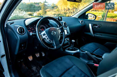 Внедорожник / Кроссовер Nissan Qashqai 2012 в 