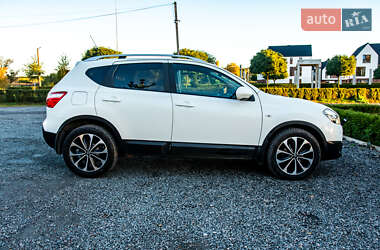 Внедорожник / Кроссовер Nissan Qashqai 2012 в 