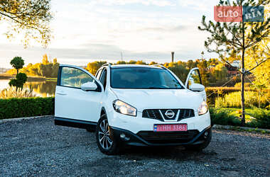 Внедорожник / Кроссовер Nissan Qashqai 2012 в 