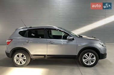 Внедорожник / Кроссовер Nissan Qashqai 2013 в 