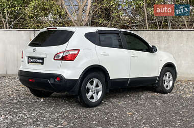 Внедорожник / Кроссовер Nissan Qashqai 2012 в 