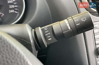 Внедорожник / Кроссовер Nissan Qashqai 2012 в 