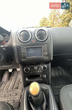 Внедорожник / Кроссовер Nissan Qashqai 2011 в 