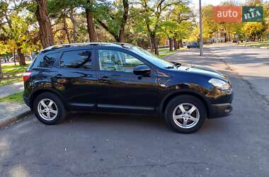Внедорожник / Кроссовер Nissan Qashqai 2010 в 