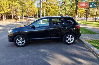 Внедорожник / Кроссовер Nissan Qashqai 2010 в 