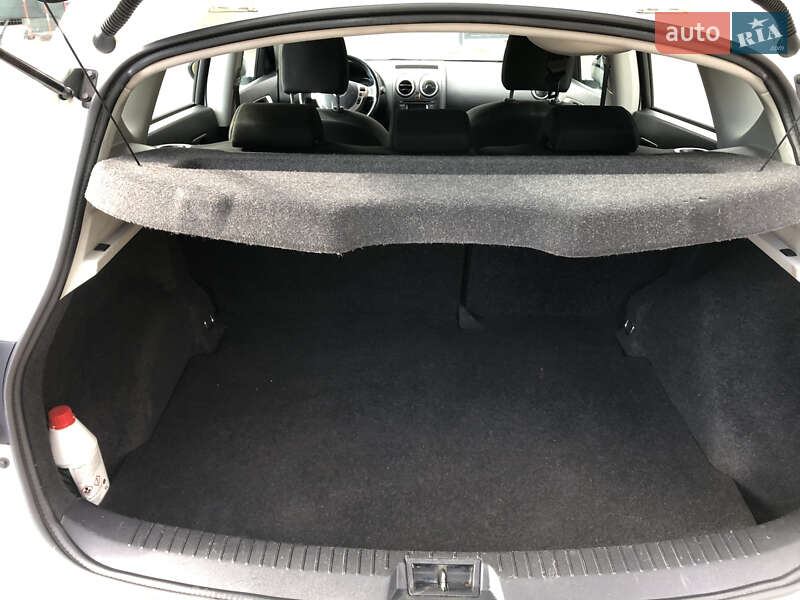 Позашляховик / Кросовер Nissan Qashqai 2013 в Києві фото 22 Позашляховик / Кросовер Nissan Qashqai 2013 в Києві