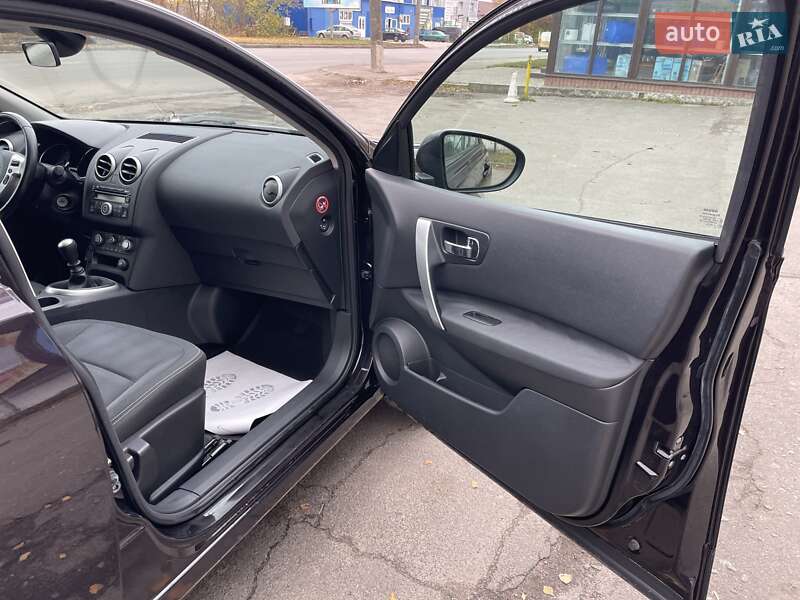 Внедорожник / Кроссовер Nissan Qashqai 2010 в Сумах