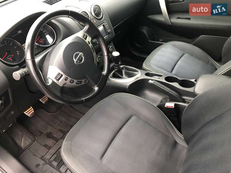 Внедорожник / Кроссовер Nissan Qashqai 2010 в Полтаве