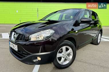 Позашляховик / Кросовер Nissan Qashqai 2013 в 