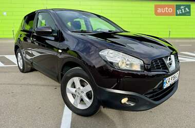 Позашляховик / Кросовер Nissan Qashqai 2013 в 
