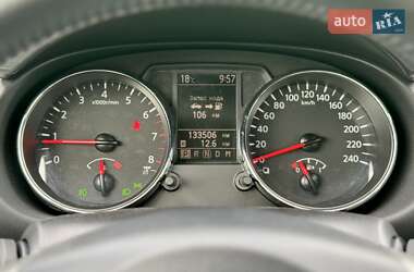 Позашляховик / Кросовер Nissan Qashqai 2013 в 