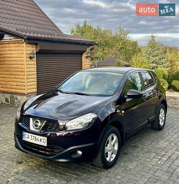 Позашляховик / Кросовер Nissan Qashqai 2011 в Умані