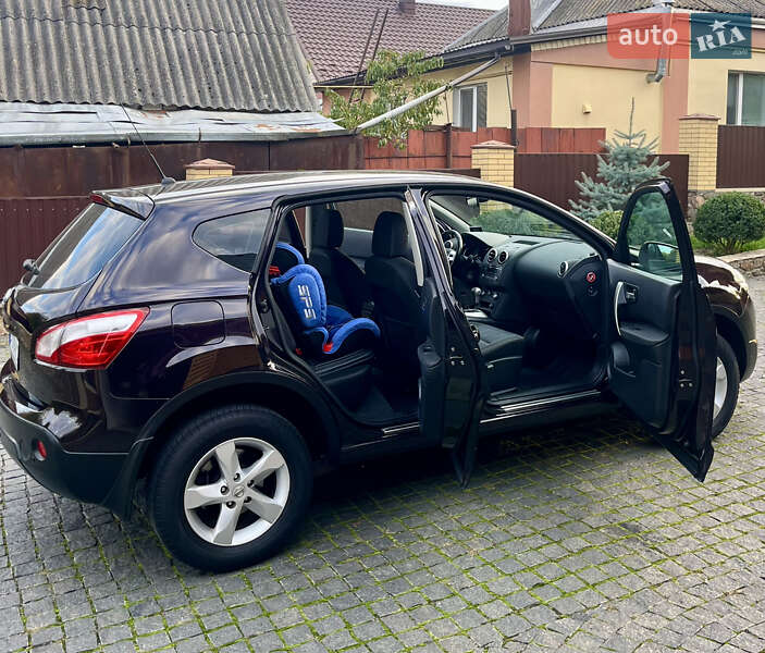 Позашляховик / Кросовер Nissan Qashqai 2011 в Умані