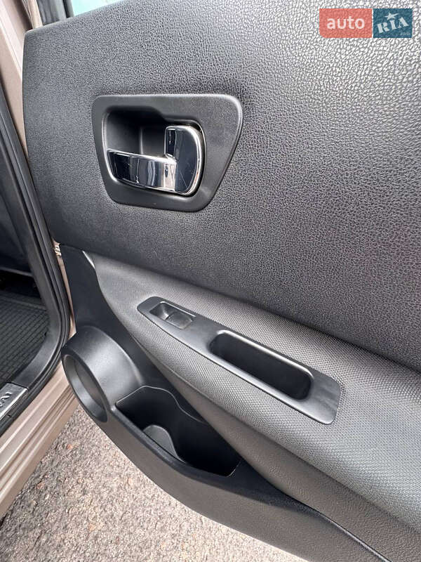 Позашляховик / Кросовер Nissan Qashqai 2012 в Запоріжжі фото 26 Позашляховик / Кросовер Nissan Qashqai 2012 в Запоріжжі