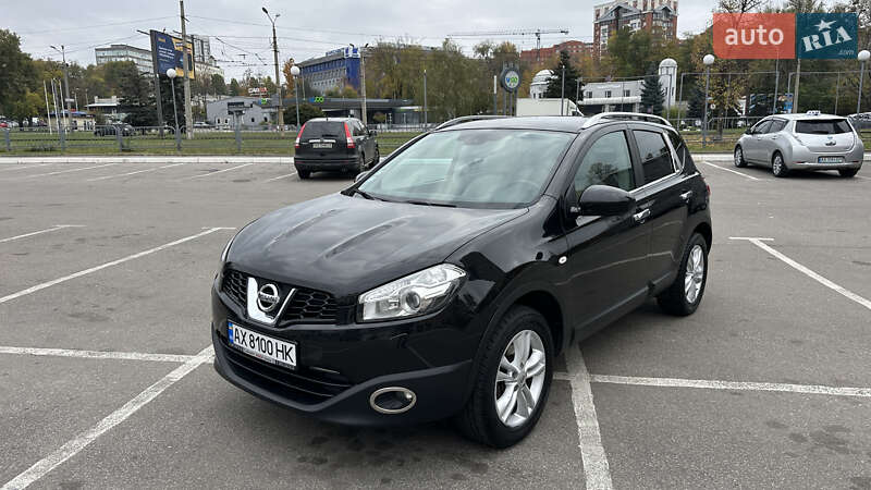 Позашляховик / Кросовер Nissan Qashqai 2010 в 