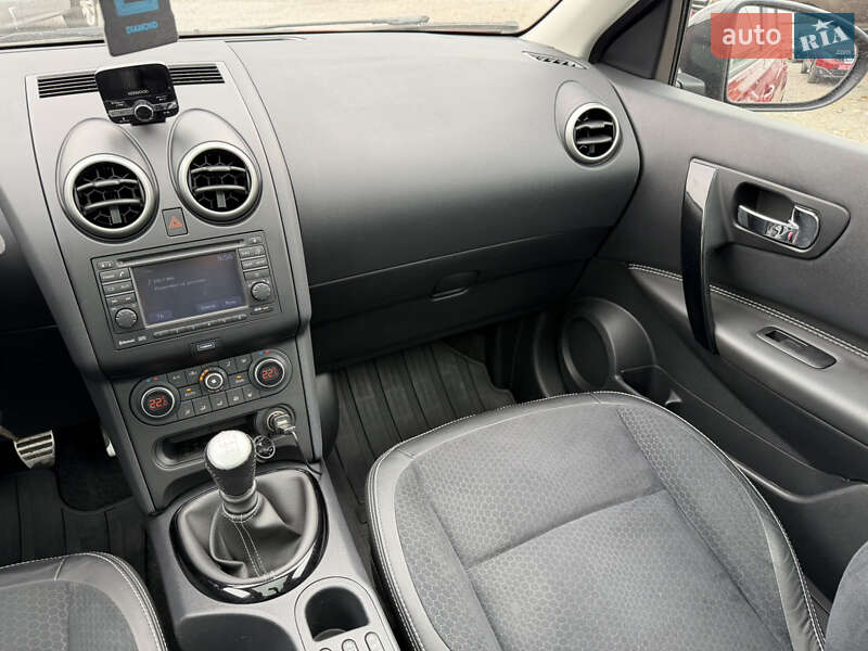 Внедорожник / Кроссовер Nissan Qashqai 2013 в Ровно
