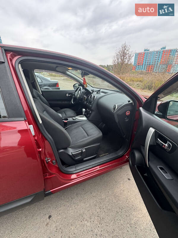 Позашляховик / Кросовер Nissan Qashqai 2010 в Чернігові