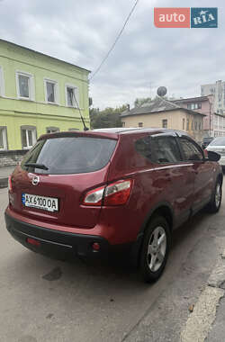 Позашляховик / Кросовер Nissan Qashqai 2013 в 
