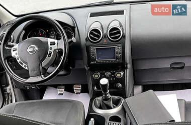 Внедорожник / Кроссовер Nissan Qashqai 2010 в 