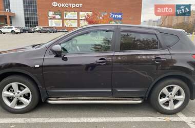 Внедорожник / Кроссовер Nissan Qashqai 2009 в 