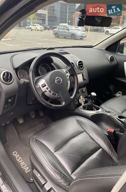 Внедорожник / Кроссовер Nissan Qashqai 2009 в 